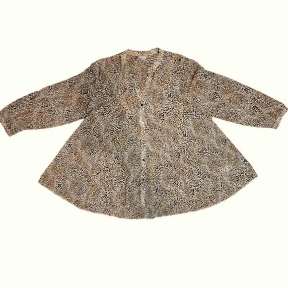 Chico’s Convertible Semi Sheer Cheetah Print Buttoned Shirt 3 US 16/18 - Picture 2 of 6